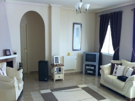 Villa with 3 bedroom in town 102222