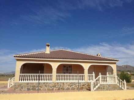 Villa for sale in town 104493