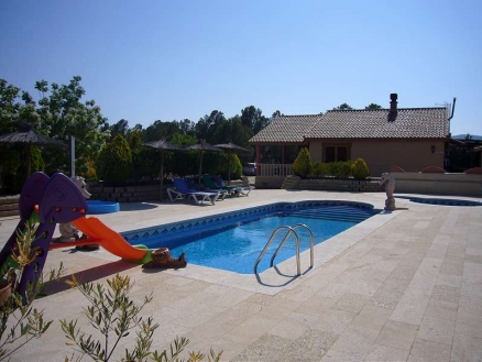 Villa for sale in town,  104497