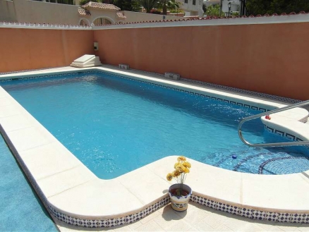 Villa for sale in town, Spain 104500