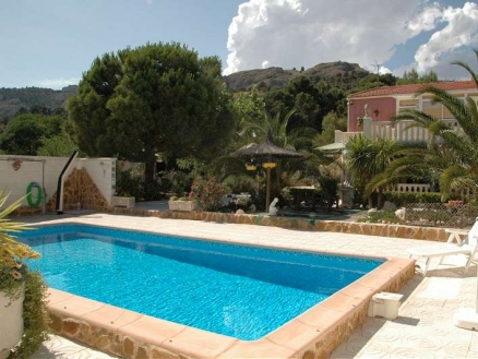 Villa for sale in town, Spain 104509