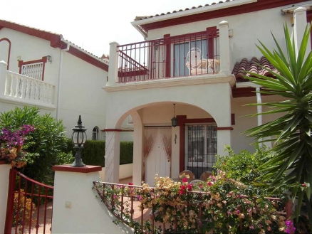 Villa for sale in town 105581