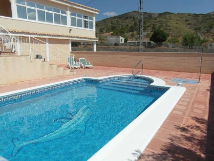 Villa for sale in town, Spain 105583