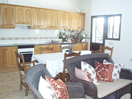 Villa with 3 bedroom in town 105598