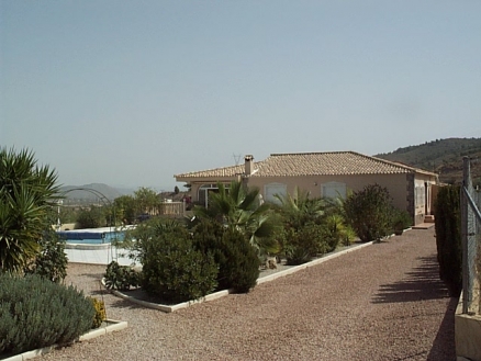 Villa for sale in town 106132