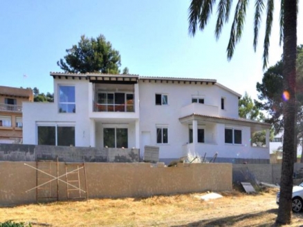 Villa for sale in town, Spain 108177