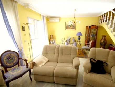 Townhome with 4 bedroom in town, Spain 110012