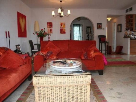 Marbesa property: Apartment with 3 bedroom in Marbesa 110065