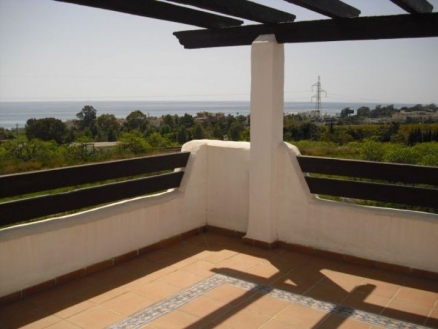 Estepona property: Apartment with 2 bedroom in Estepona 114023