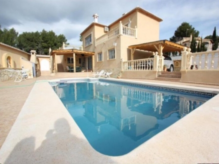 Villa for sale in town 76639