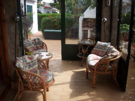 Villa for sale in town, Spain 77920