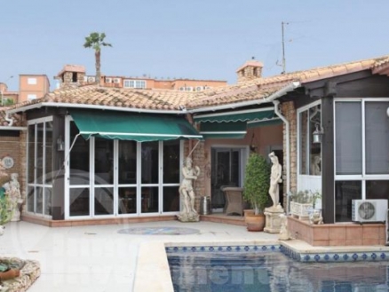 Villamartin property: Villa with 5 bedroom in Villamartin, Spain 77938