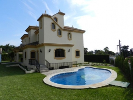 Costabella property: Villa to rent in Costabella 78008