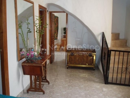 Sorbas property: Country Property with 5 bedroom in Sorbas 81356