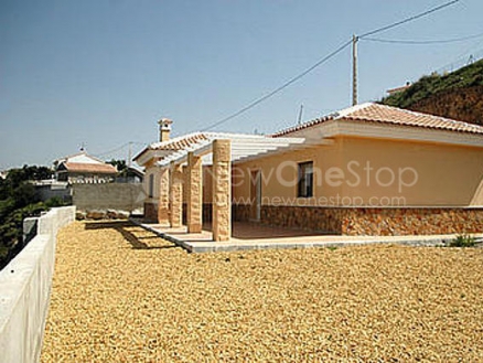 Villa for sale in town 81397