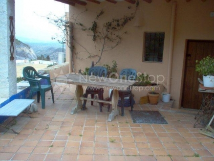 Almeria Country Property 81401