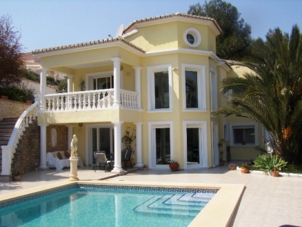 Villa for sale in town 82207