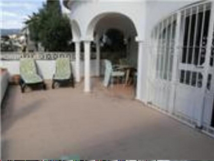 Villa with 3 bedroom in town 82212