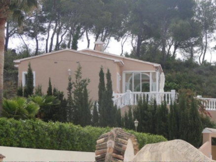 Villa for sale in town 82213