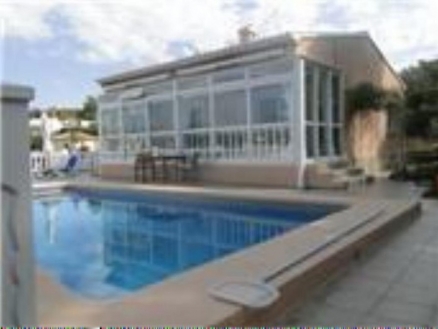 Villa for sale in town, Alicante 82213