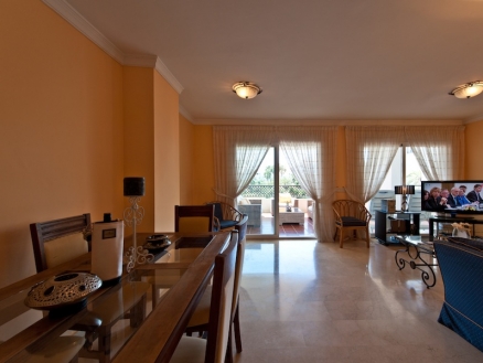 Puerto Banus property: Apartment with 2 bedroom in Puerto Banus 83074