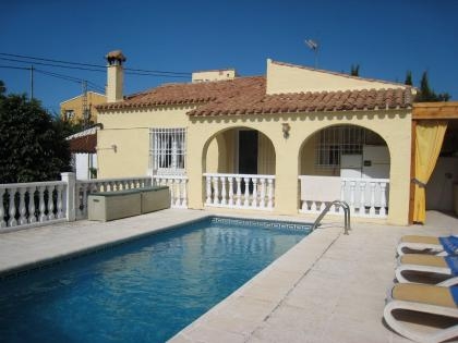 Villa for sale in town 91651