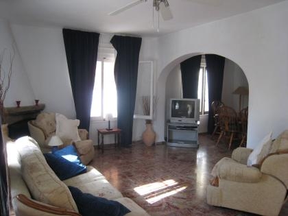 Villa with 4 bedroom in town 91651