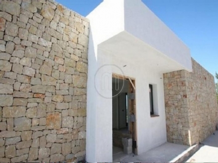 Villa with 3 bedroom in town 93755