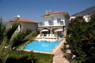 Villa for sale in town 93990