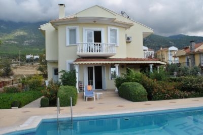 Villa for sale in town 94001