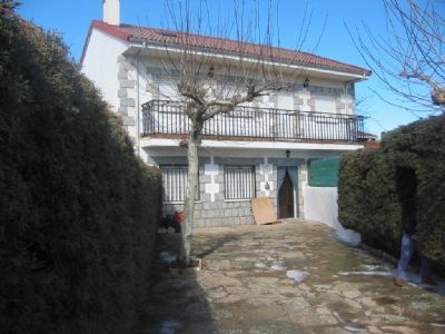 Villa for sale in town 94154