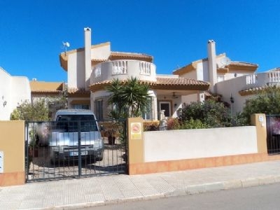 Villa for sale in town 95230