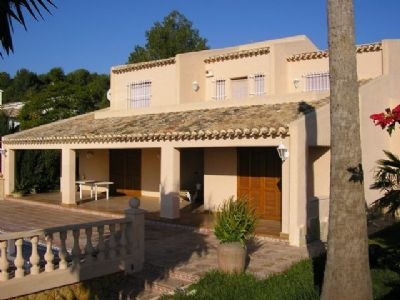 Villa for sale in town 95335