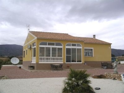 Villa for sale in town 95410