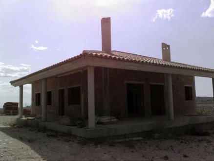 Villa for sale in town 99096