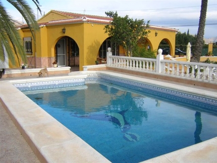 Villa for sale in town 99290