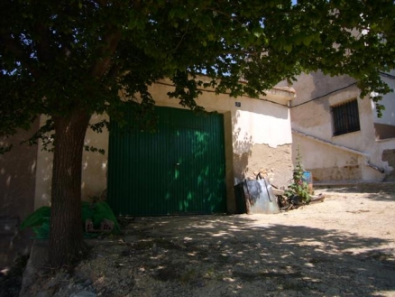 Pinoso property: House with 4 bedroom in Pinoso, Spain 99483