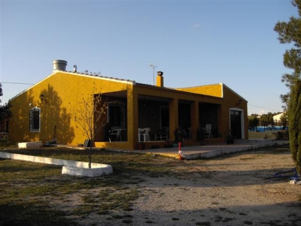 Yecla property: Villa for sale in Yecla, Spain 99670