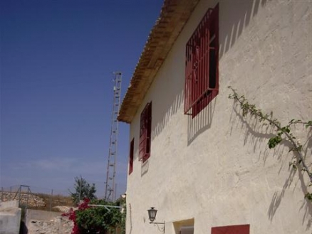 La Canalosa property: House with 8 bedroom in La Canalosa 99737