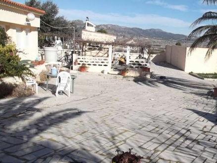 Villa for sale in town, Spain 147562