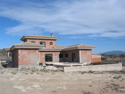 Villa for sale in town, Spain 147563