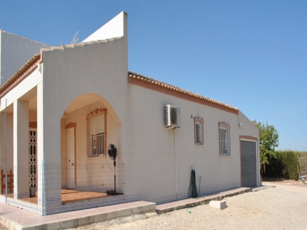 Villa for sale in town, Spain 151118