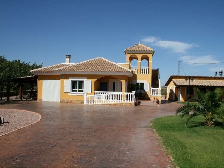 Villa with 3 bedroom in town 151132