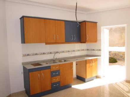 Bungalow for sale in town, Spain 151331