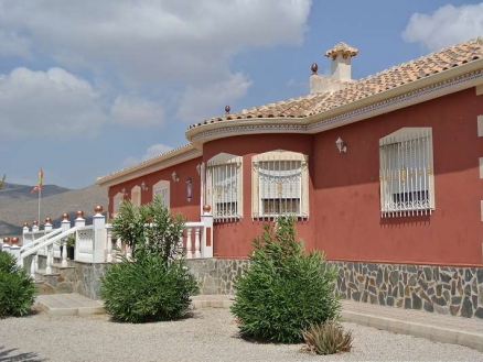 Villa for sale in town 154614