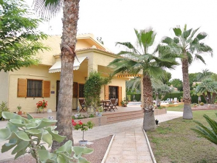 Villa for sale in town, Spain 154616