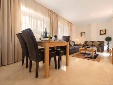 Apartment with 3 bedroom in town 159057