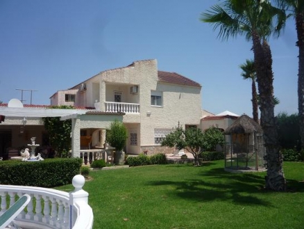 Villa for sale in town 160322