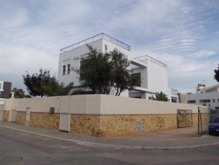 Villa with 4 bedroom in town 166261