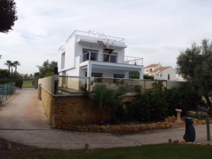 Villa for sale in town, Alicante 166261